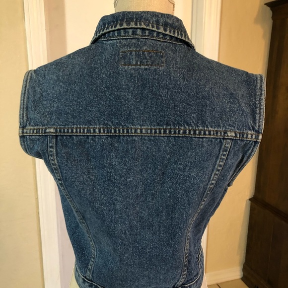 Vest - Picture 3 of 4